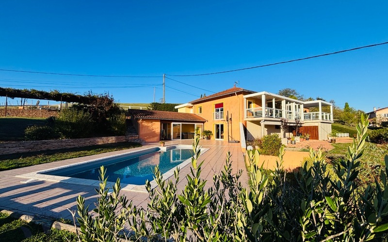 Maison 9 pièces 245 m² · à Boyer · 245 m² · 465 000 €